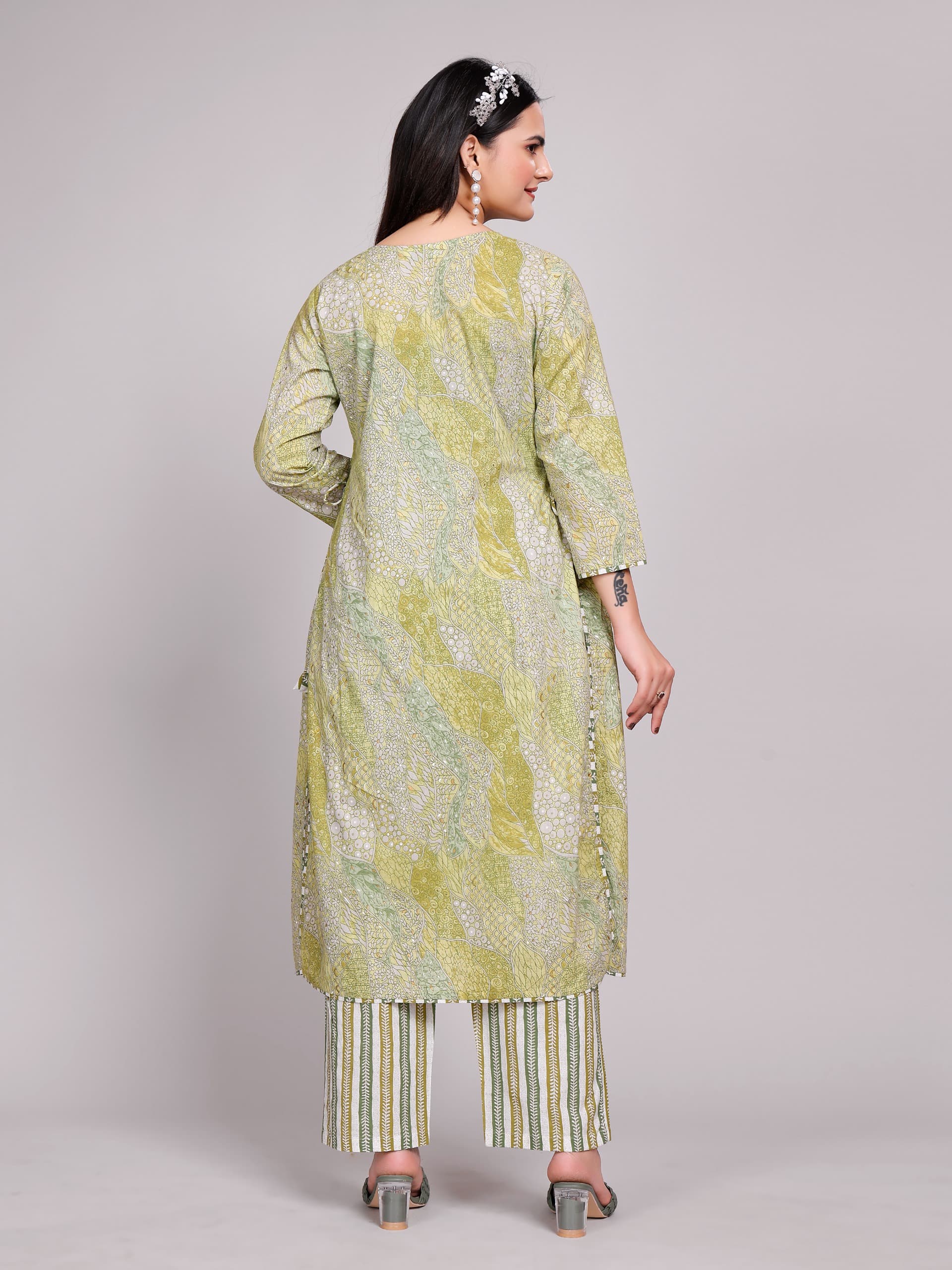 Women Premium Cotton Green Kurti Pant Set