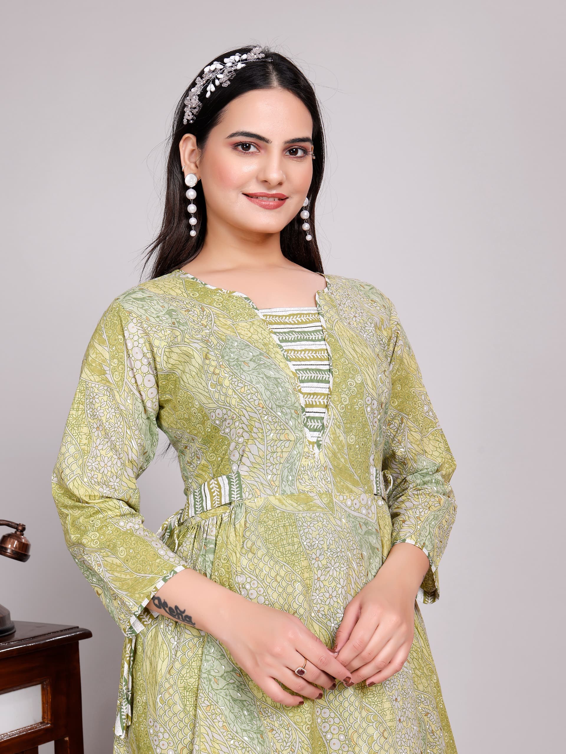 Women Premium Cotton Green Kurti Pant Set