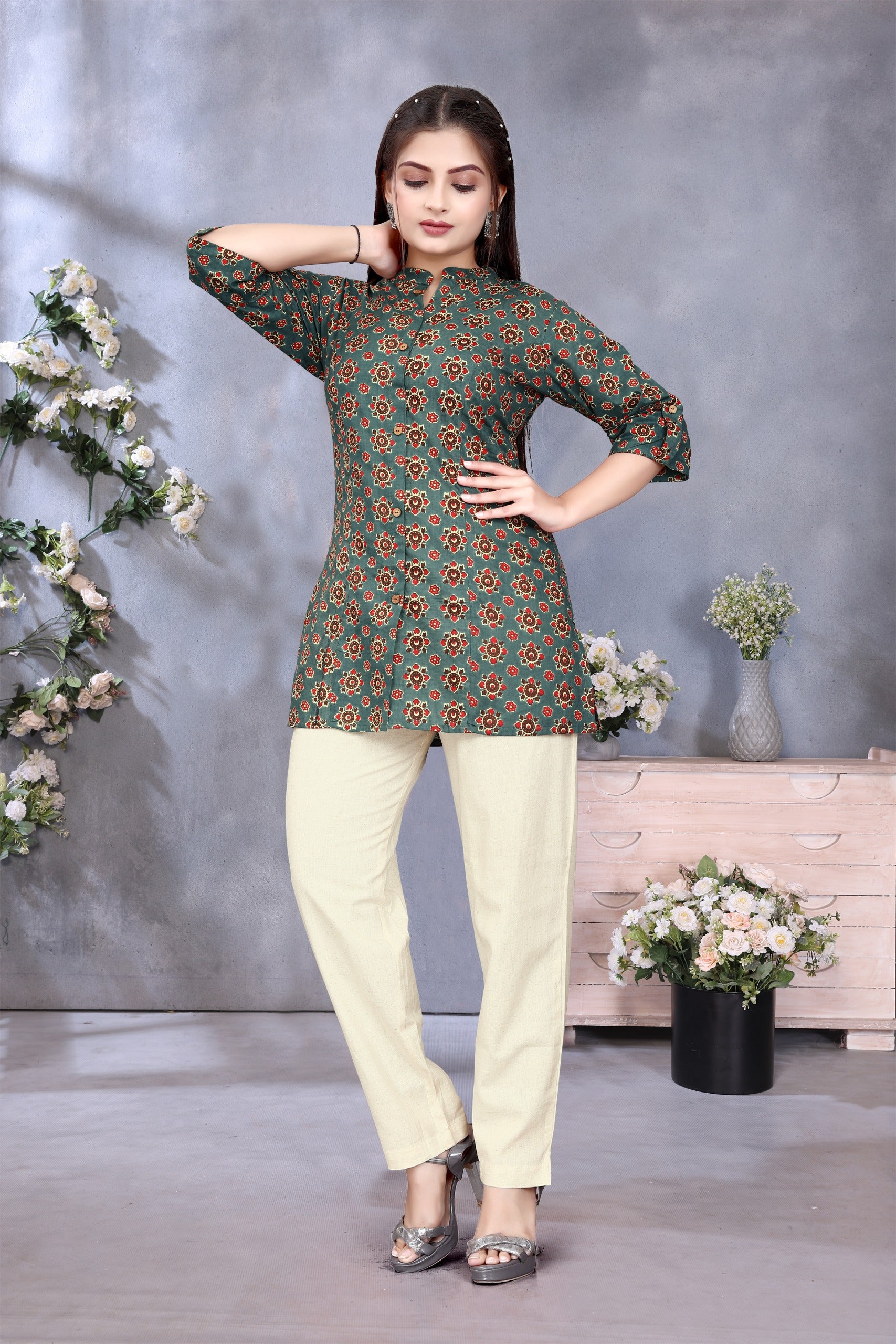 Women Cotton Floral Green Princess Cut Tops