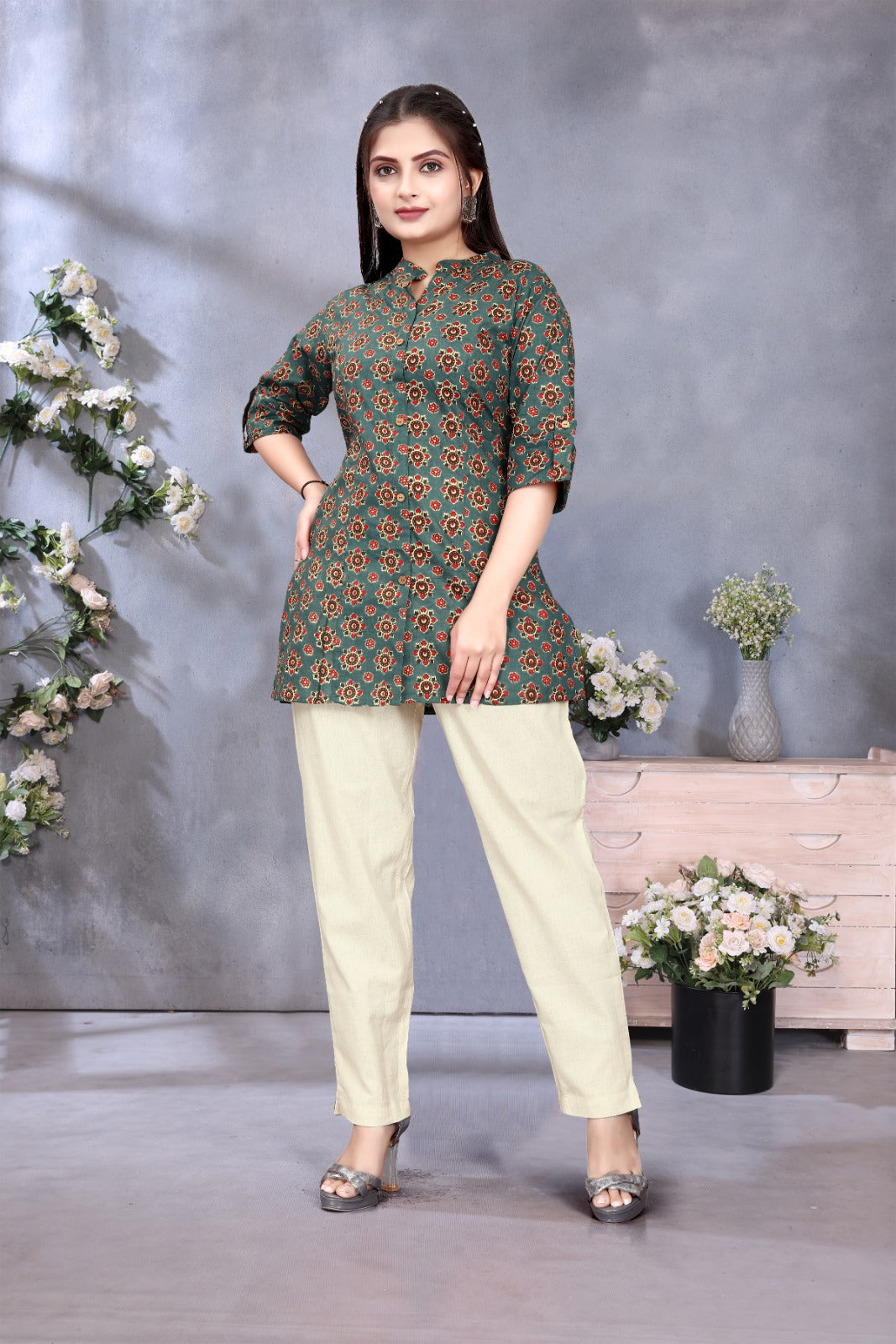 Women Cotton Floral Green Princess Cut Tops